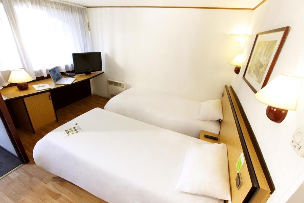Campanile Pau Est-Bizanos Hotell Eksteriør bilde