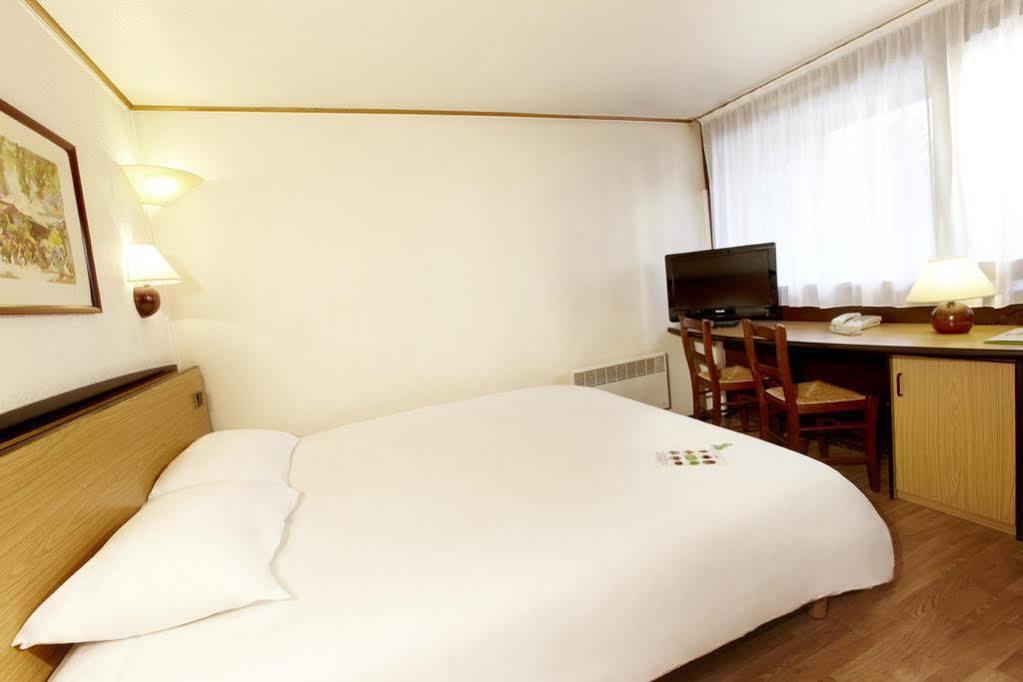 Campanile Pau Est-Bizanos Hotell Eksteriør bilde